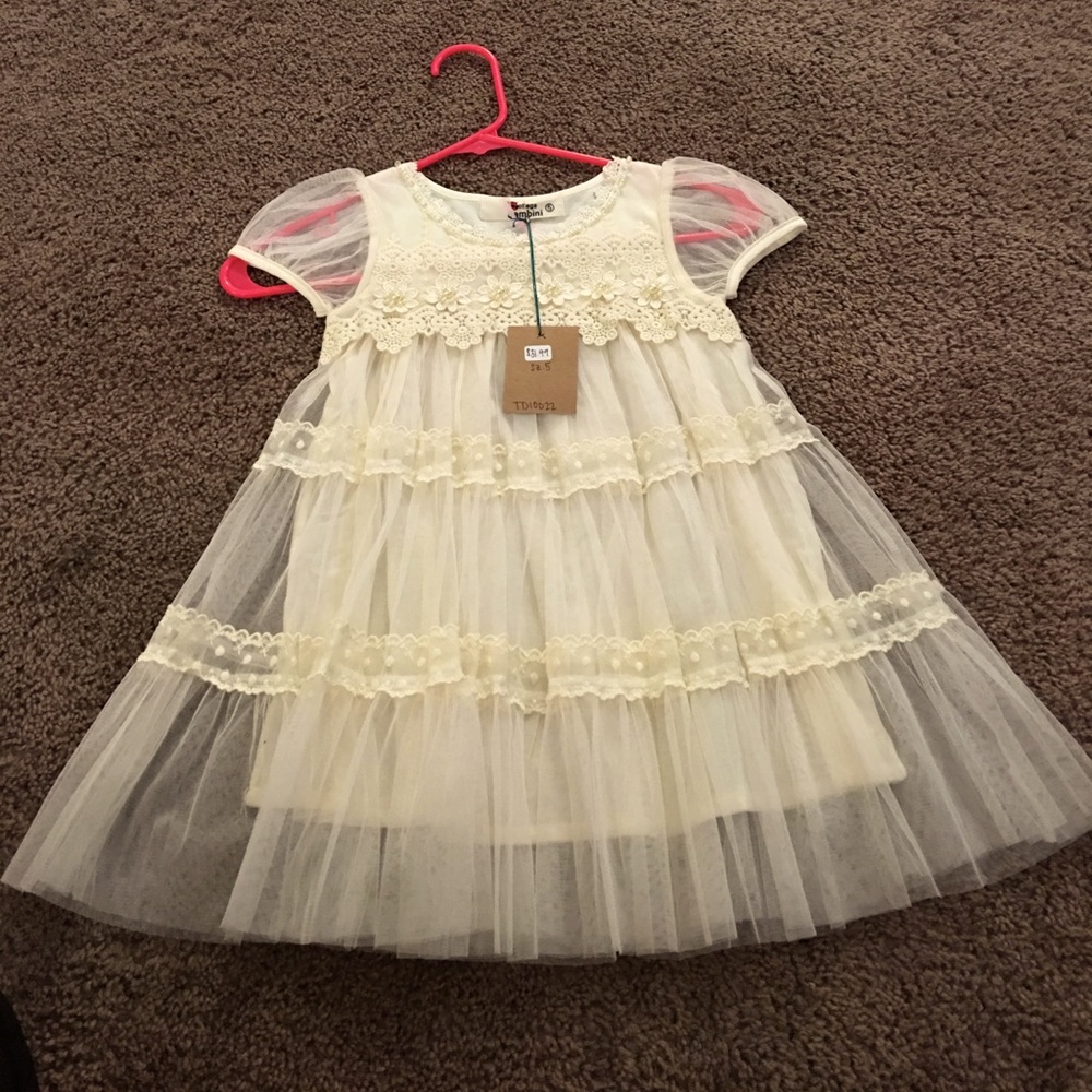 Girls lace dress